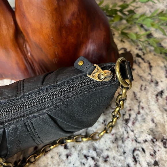 Fossil Leather Bag with Chain Strap - Picture 4 of 12